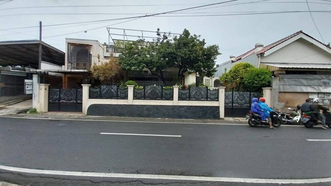 Rumah di Jl. Raya Salihara Pasar Minggu Jakarta Selatan