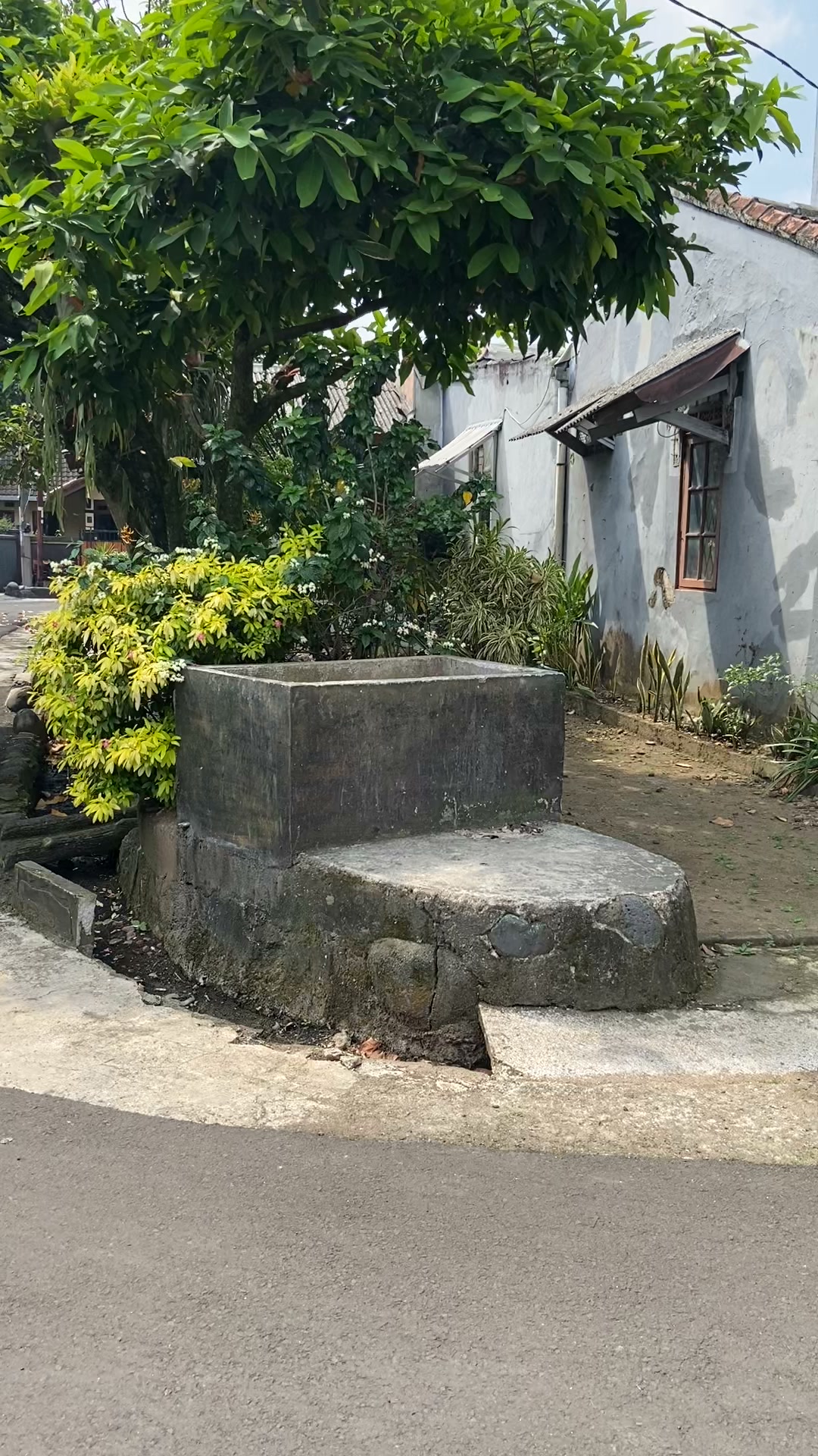 Rumah Kontrakan Tahunan