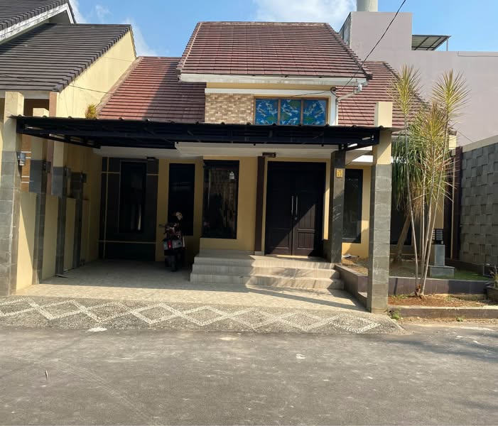 Foto Dijual Rumah di KOTA DEPOK - Rumah Cantik / Ganteng