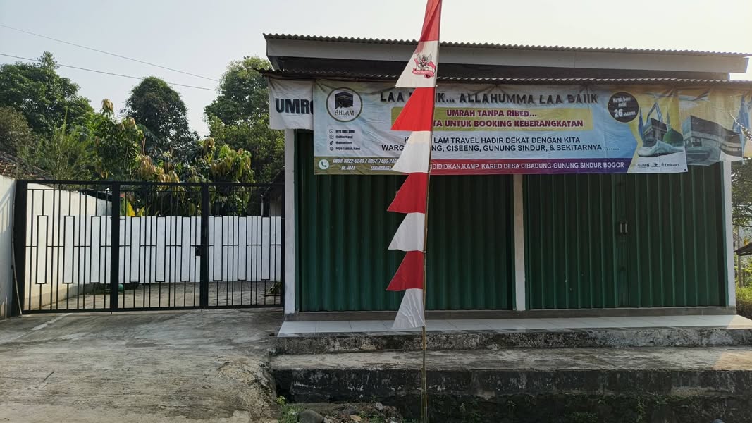Rumah + 2 Ruko