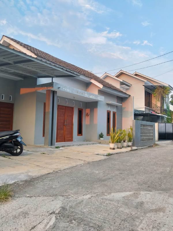 Rumah Dalam Perumahan Selatan UMY