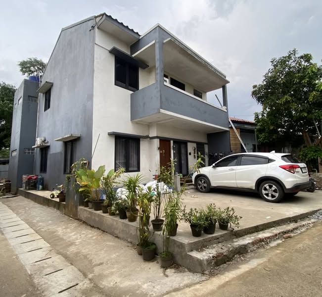 Foto Dijual Rumah di KOTA TANGERANG SELATAN - Rumah 2 Lantai di Sawah Lama, Ciputat, Tangsel