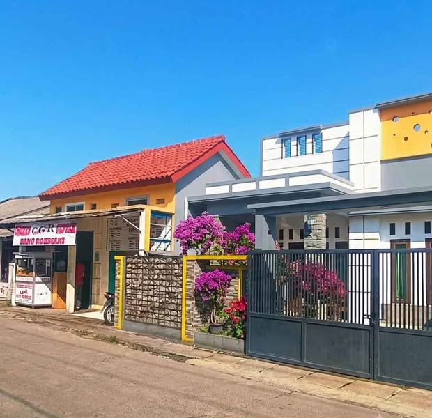 Rumah berikut dengan 2 kios