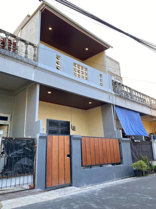 Rumah 2 Lantai Full Renovasi Tanah Baru Beji Depok