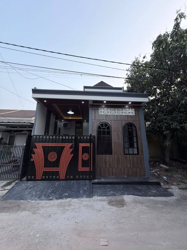 RUMAH Mewah terdapat Teras spesial dalam rumah