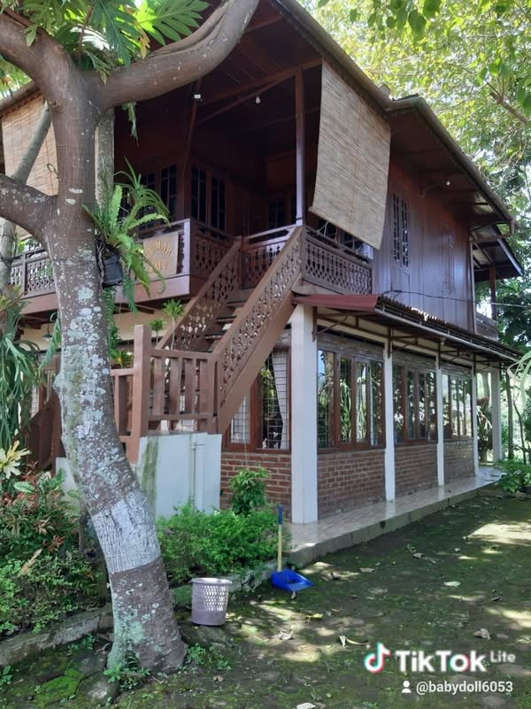 Villa Rumah kayu 2 lantai