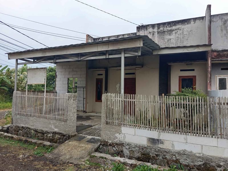 Rumah Perum Pesona Pamoyanan Blok J No 15