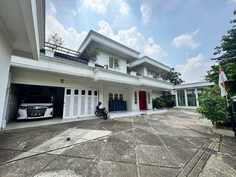 Rumah Mewah American Classic Jl. Taman Wijaya Kusuma Cilandak Barat