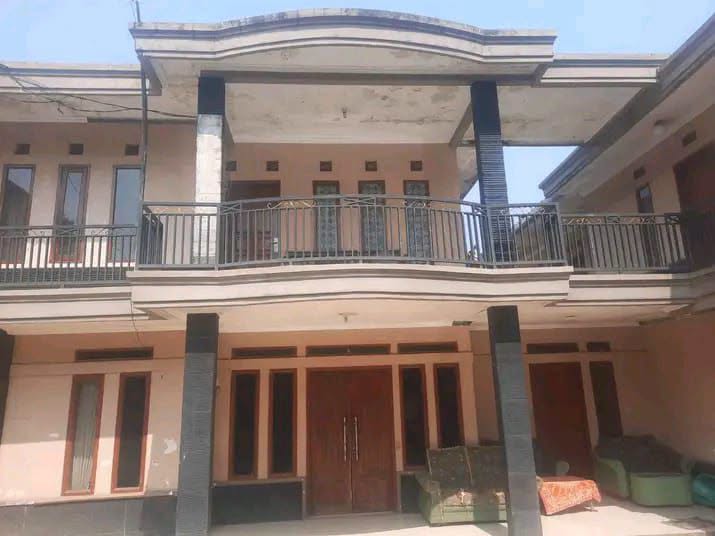 Rumah 2 Lantai Ada Warung Cipatat Rajamandala