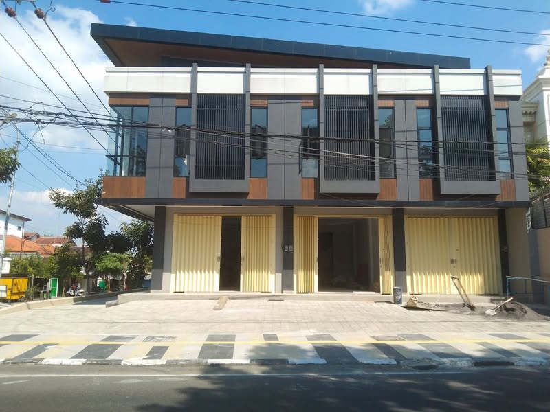 Ruko bangunan baru dalam kota Bojonegoro