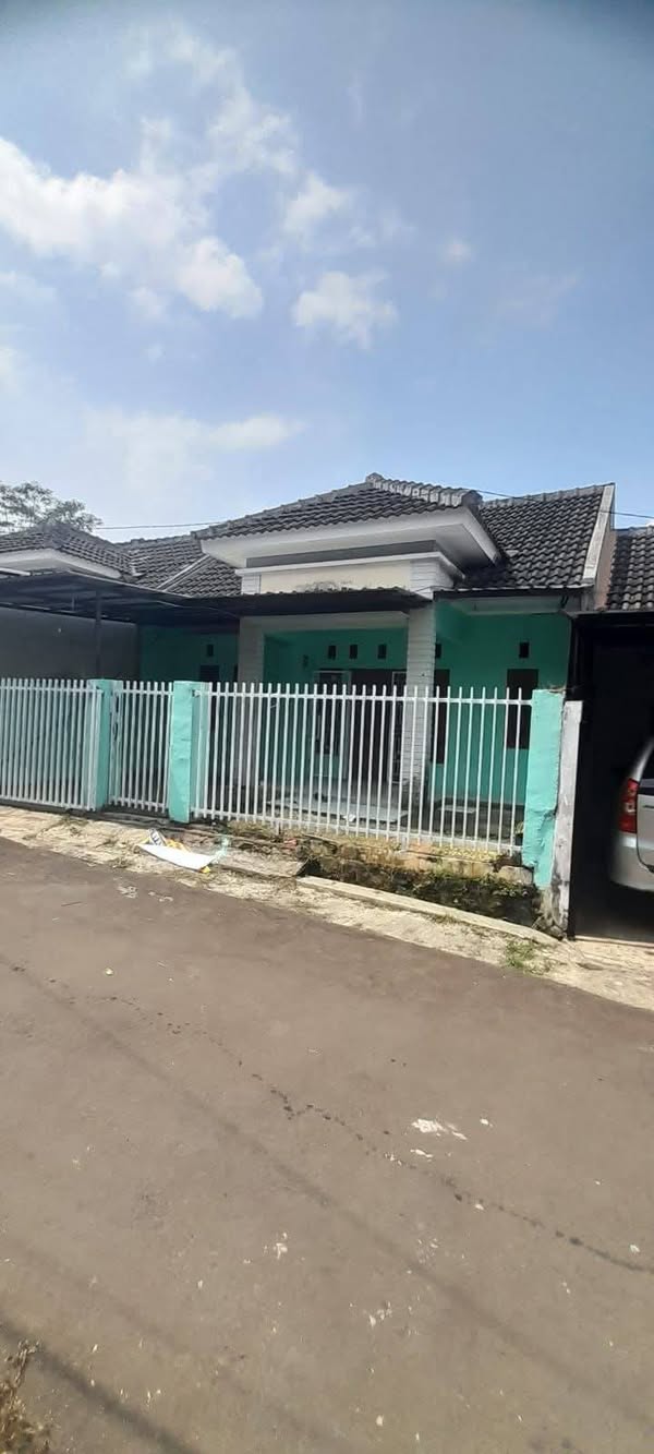Rumah nyaman dan asri Cikole Sukabumi