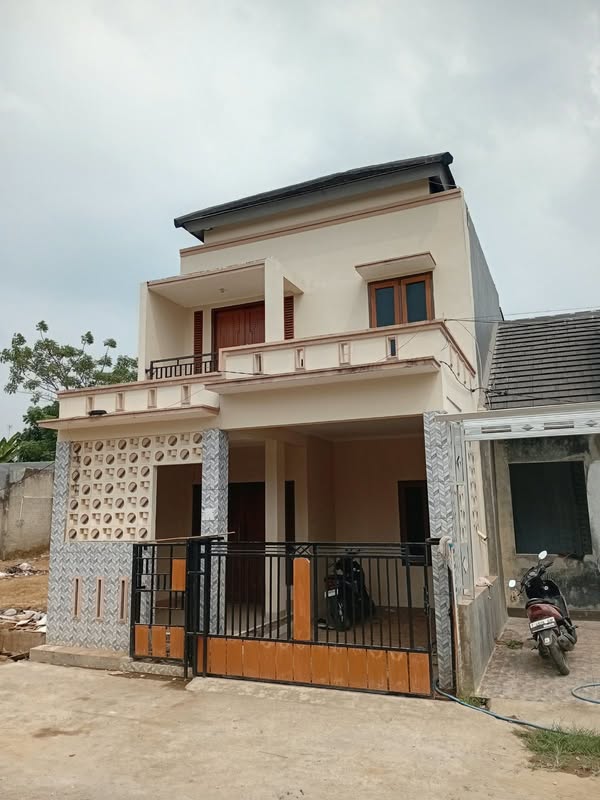 Foto Dijual Rumah di KABUPATEN PURWAKARTA - Rumah Siap Huni 2 Lantai di Pasawahan