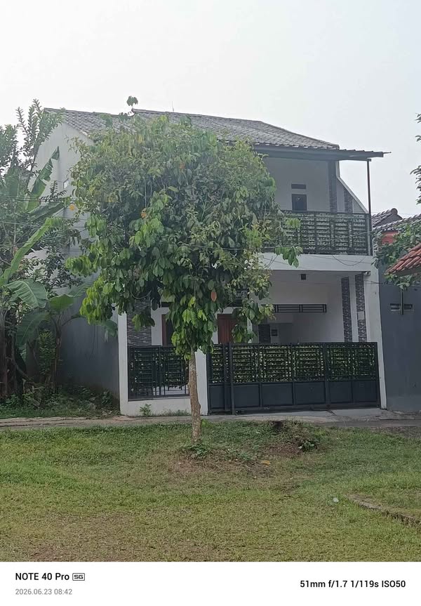 Rumah white house semi furniture dan minimalis 2 lantai