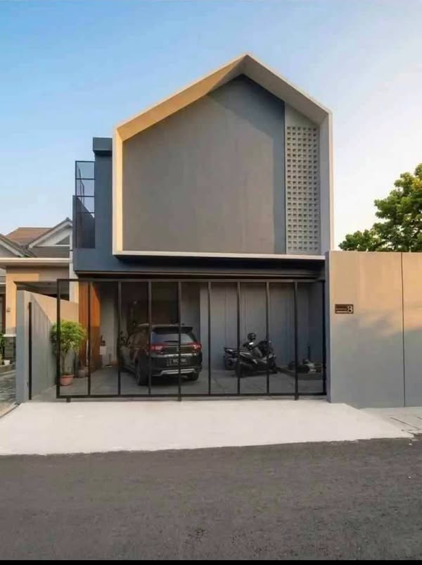 Rumah mewah 3 lantai Kembangan