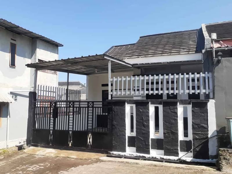 Rumah Belakang Sudah Di Dak Ujung Berung