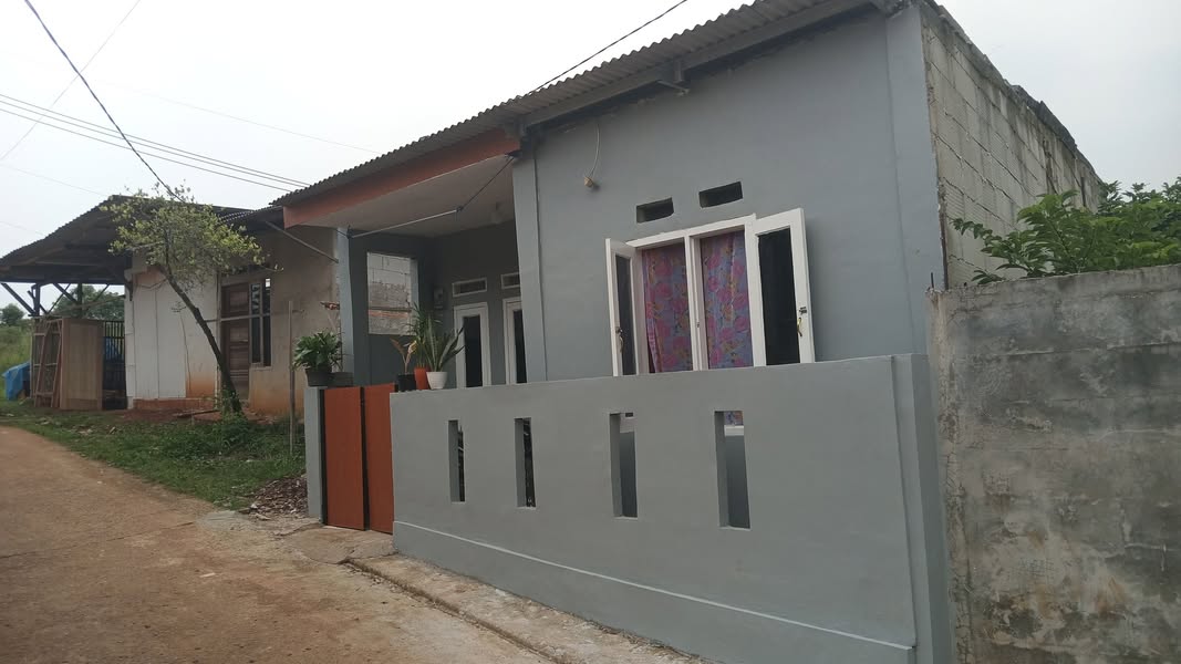 Rumah di Desa Sasak Panjang Tajur Halang Bogor