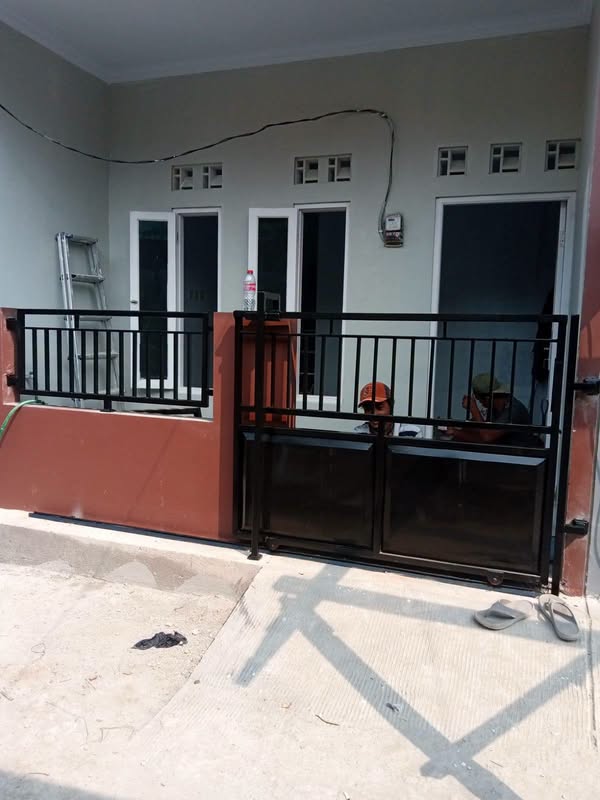 Rumah bangunan baru model Kontrakan