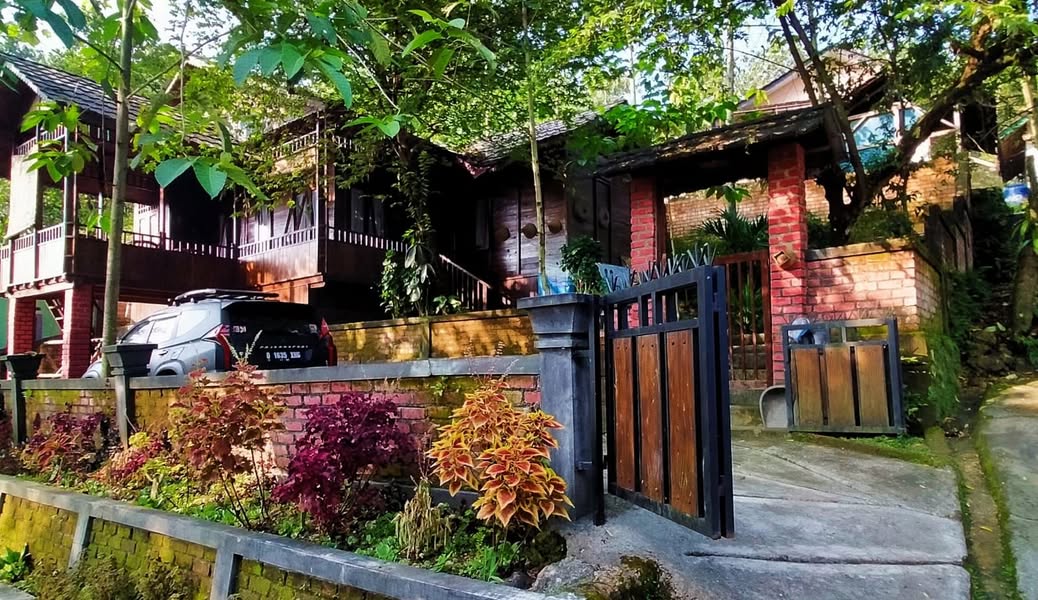 Villa & Rumah Puncak Bogor (Ical Mirah)