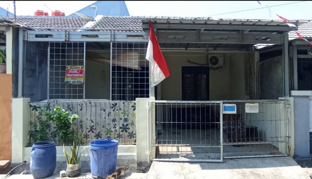 Dijual Rumah Strategis Over Kredit di Karawang Barat