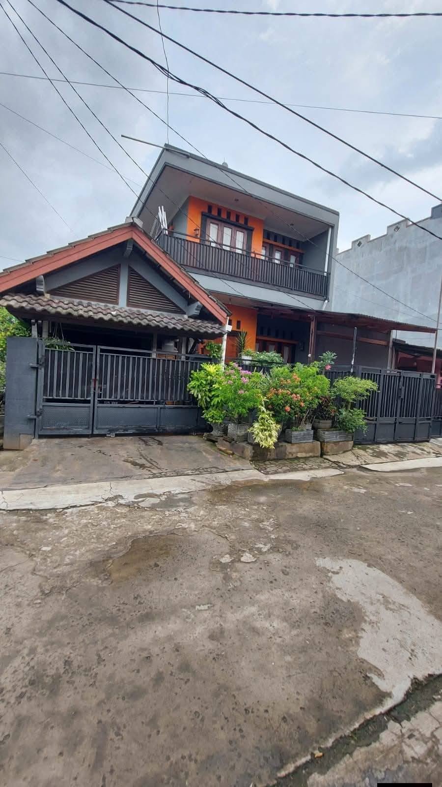 DI JUAL RUMAH 2 LANTAI