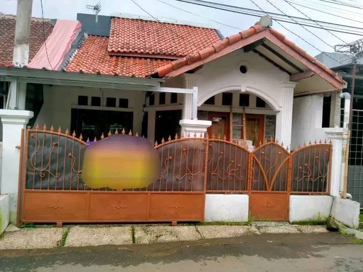Dijual Rumah 2 Lantai 3 Kamar di Gunung Puyuh Sukabumi