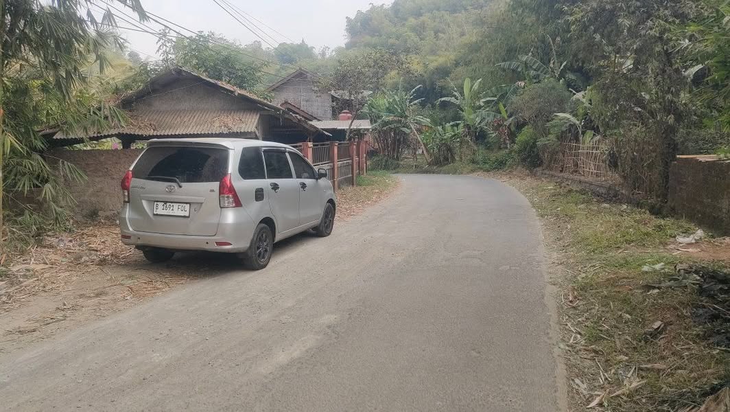 Dijual Tanah Bonus Rumah Luas 1505m2 di Sukabumi Strategis