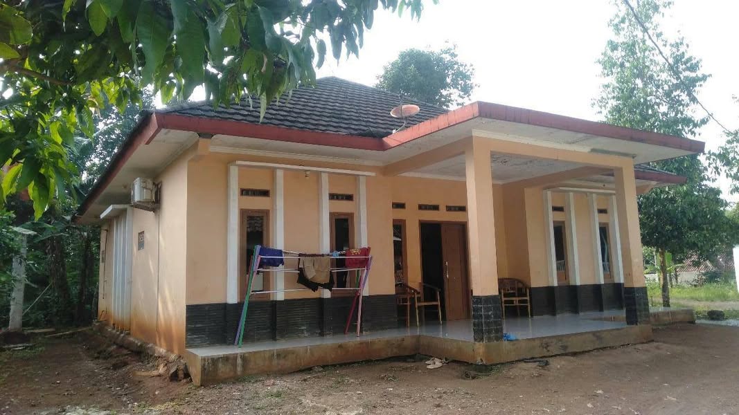 Dijual Rumah Luas 400m2 di Warung Gunung Lebak Banten