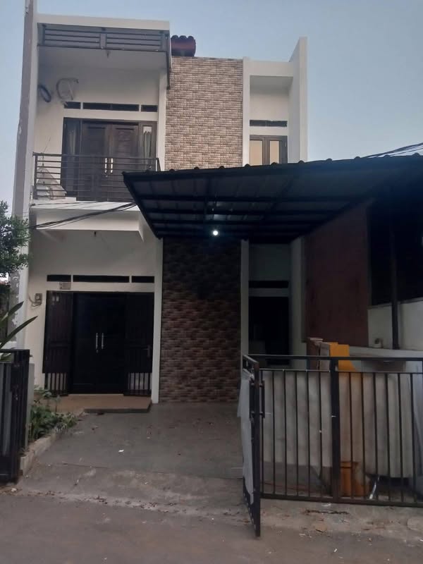 Dijual Rumah Siap Huni 2 Lantai Strategis di Jagakarsa
