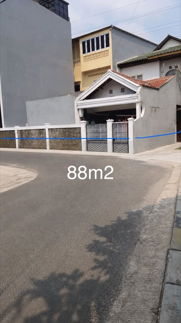 Dijual Rumah Strategis SHM di Cempaka Putih Jakarta Pusat