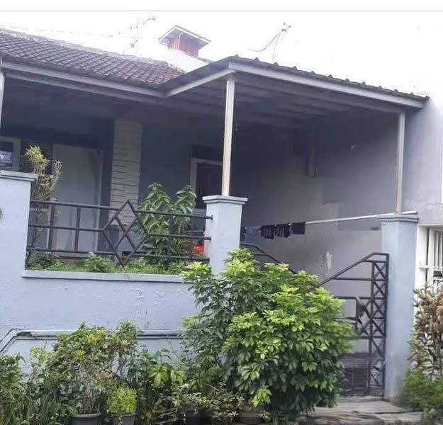 Dijual Rumah Strategis Pinggir Jalan Utama Ngamprah Cimahi