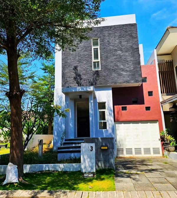 Dijual Rumah Mewah 2.5 Lantai Kahuripan Nirwana Sidoarjo