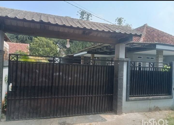 Rumah Dijual Strategis 3 Kamar Tidur Luas Tanah 301m2