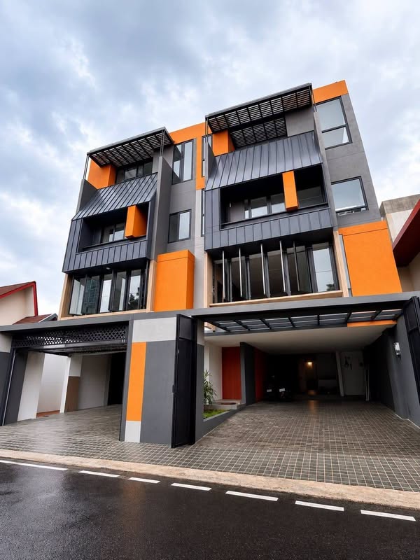 Dijual Rumah Baru Mewah di Kemang Bangka dengan Kolam Renang