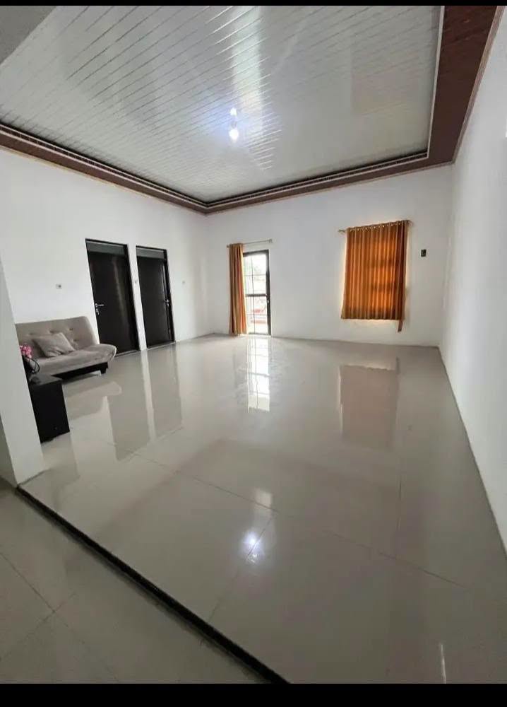 Foto 2 Dijual Rumah di KABUPATEN KARAWANG - DiJual Rumah 2 Lantai Dengan  LT 433M LB 260M