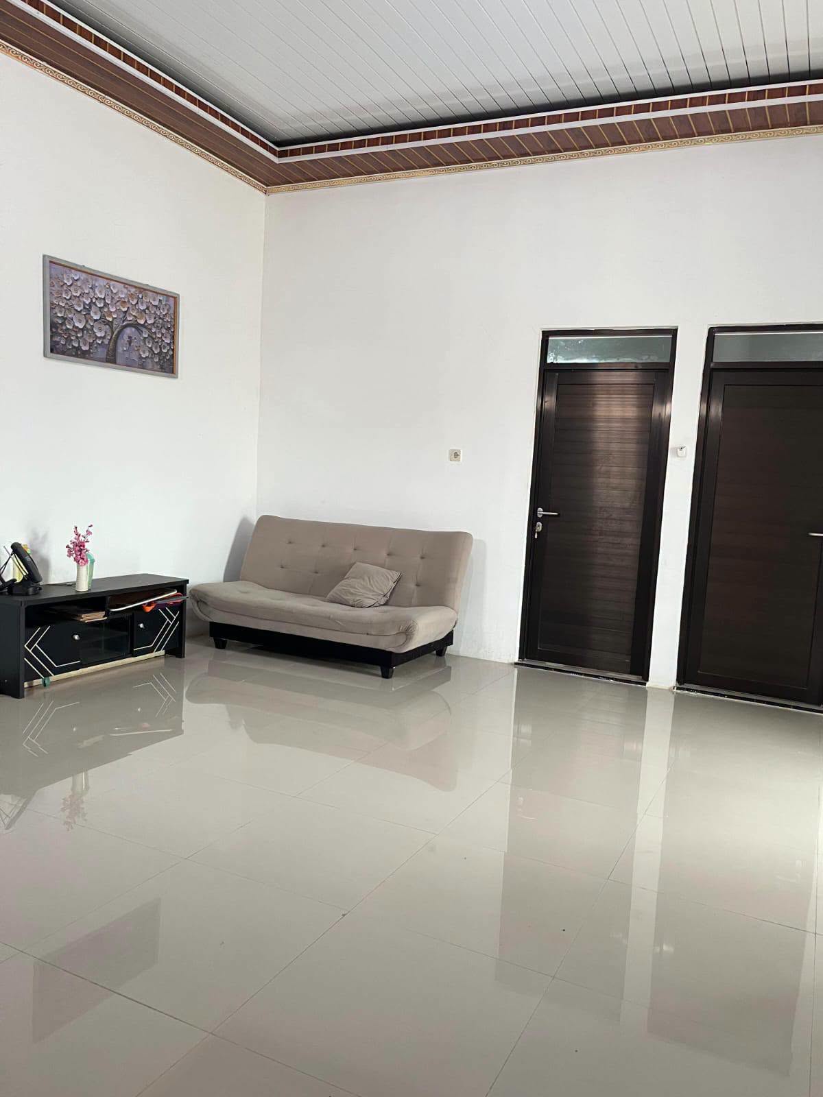 Foto 3 Dijual Rumah di KABUPATEN KARAWANG - DiJual Rumah 2 Lantai Dengan  LT 433M LB 260M