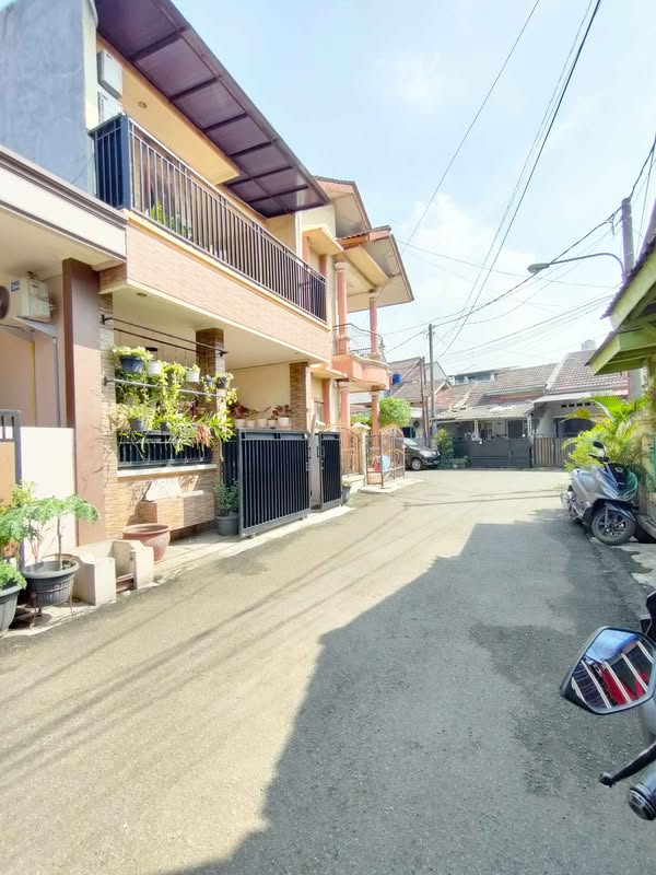 Dijual Rumah 2 Lantai Siap Huni Bebas Banjir di Mustikajaya