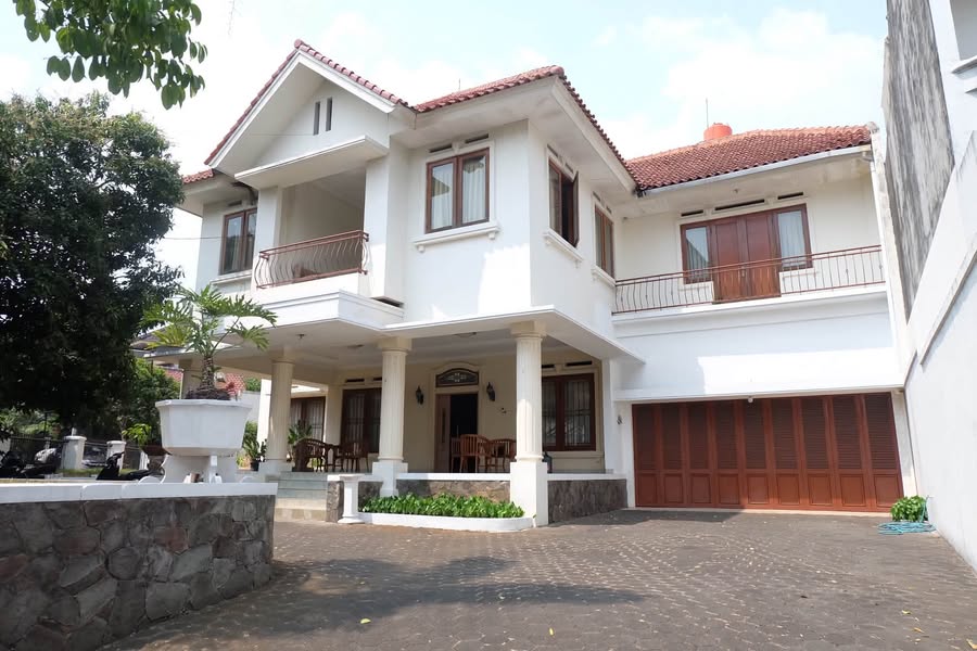 Dijual Rumah Mewah 8 KT di Fajar Raya Estate Cimahi