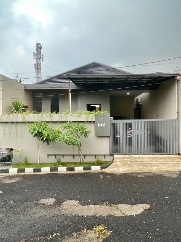 Dijual Rumah Luas Cantik Terawat di Cibabat Cimahi