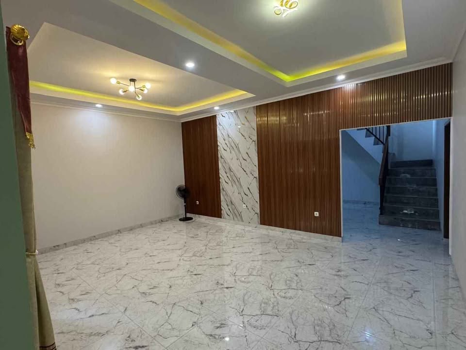 Foto 1 Dijual Rumah di KOTA BEKASI - Rumah Murah 2 Lantai Siap Huni di Rawalumbu Bekasi
