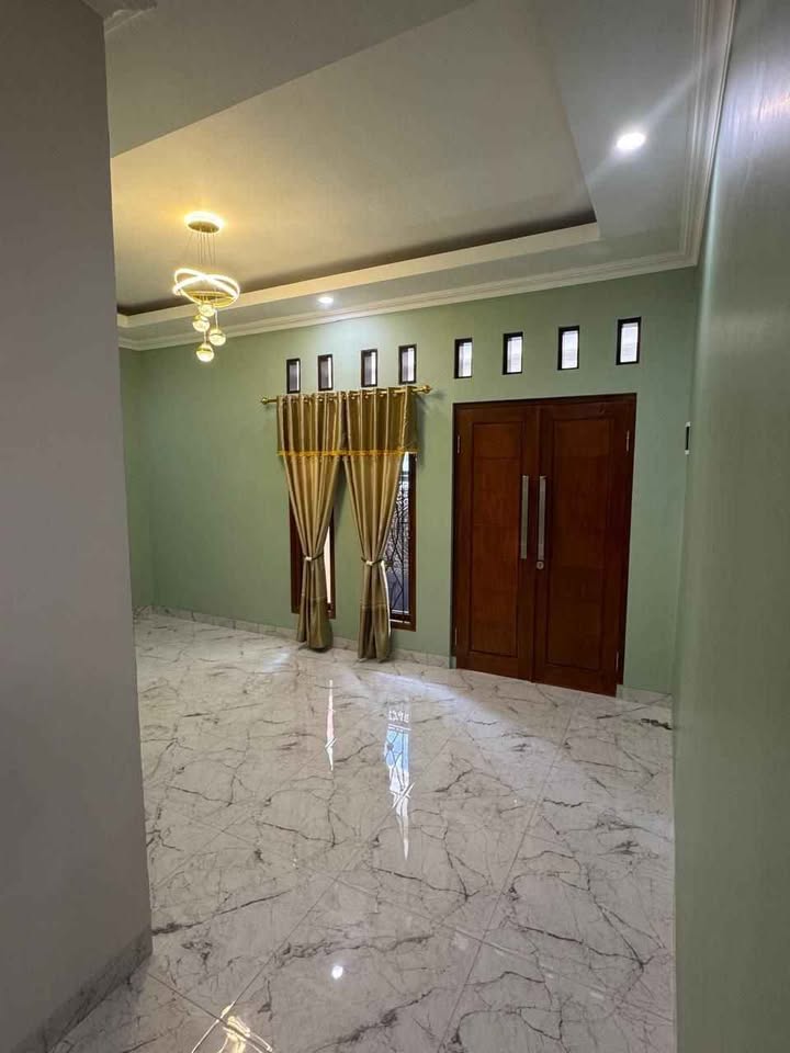 Foto 2 Dijual Rumah di KOTA BEKASI - Rumah Murah 2 Lantai Siap Huni di Rawalumbu Bekasi