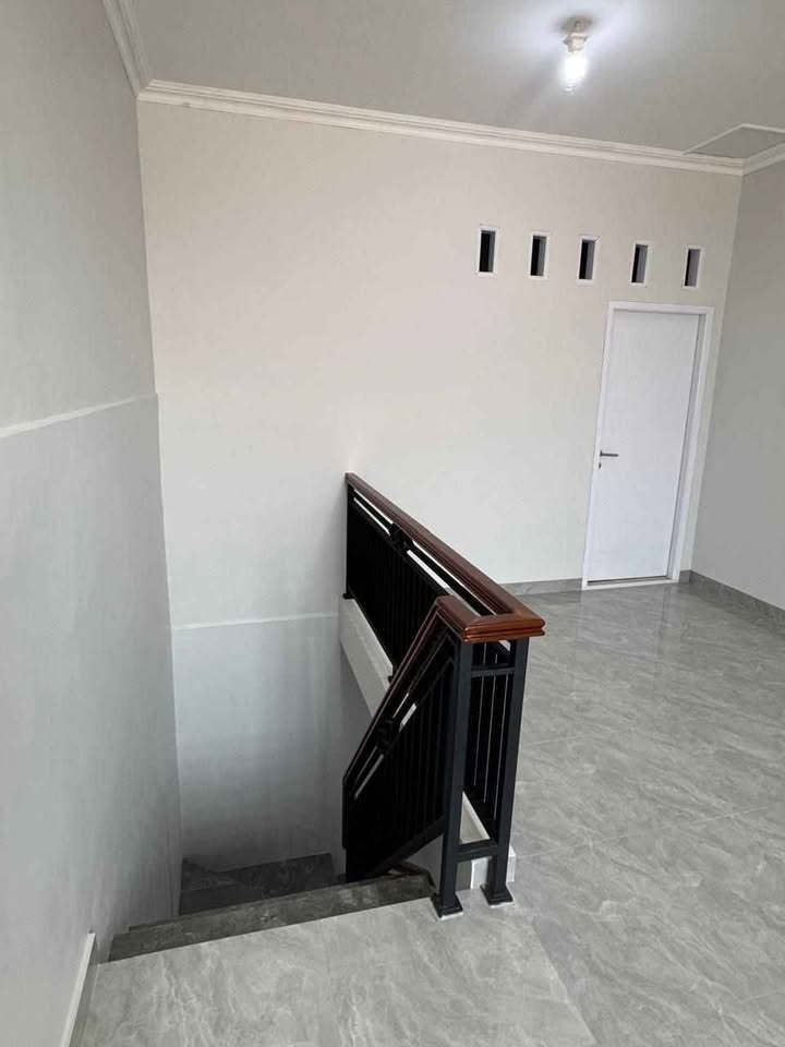 Foto 7 Dijual Rumah di KOTA BEKASI - Rumah Murah 2 Lantai Siap Huni di Rawalumbu Bekasi