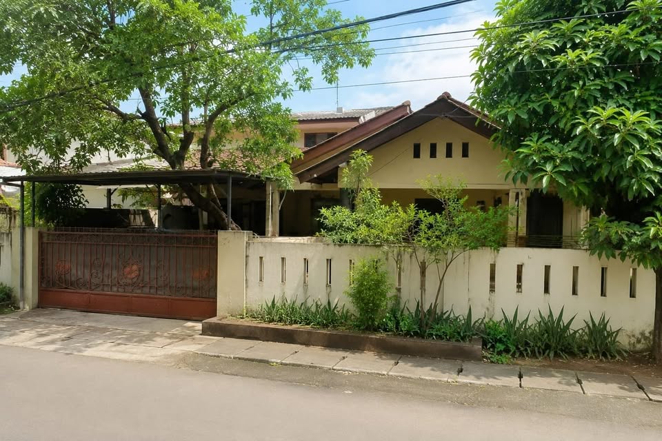 Rumah Luas Strategis 235m² di Jatibening 1 Pondok Gede