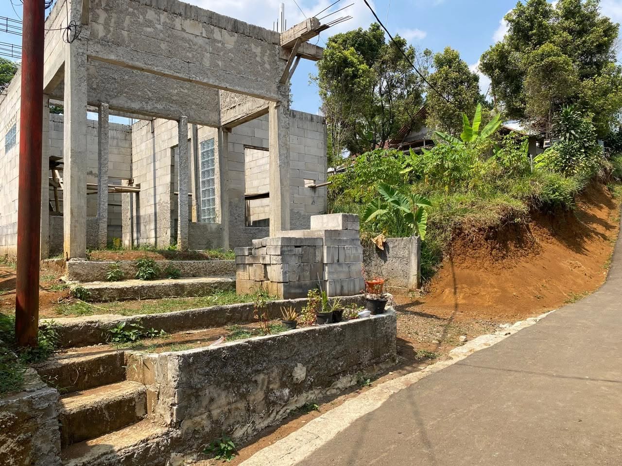 Foto 2 Dijual Rumah di KABUPATEN BOGOR - Dijual Pondasi Rumah Tinggal Diteruskan