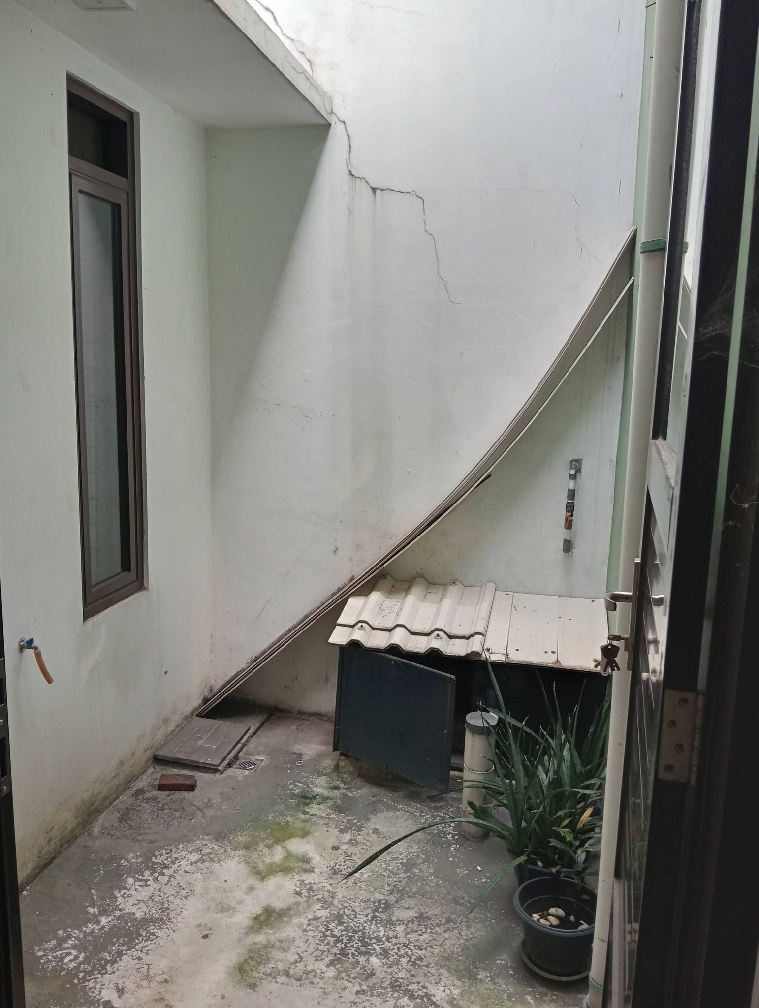 Foto 6 Dijual Rumah di KOTA BEKASI - Rumah Siap Huni Bintara Loka Indah Bekasi Barat
