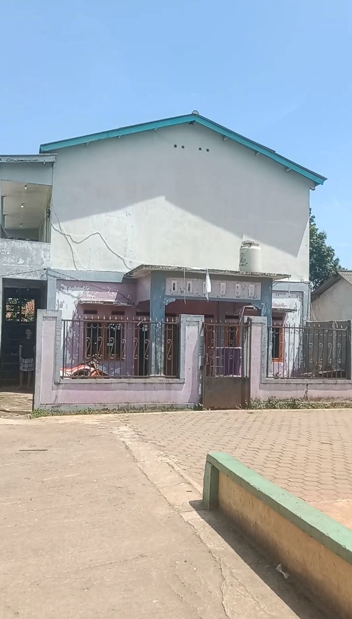 Rumah dan kontrakan 3 pintu dijual cepat milik saya pribadi,