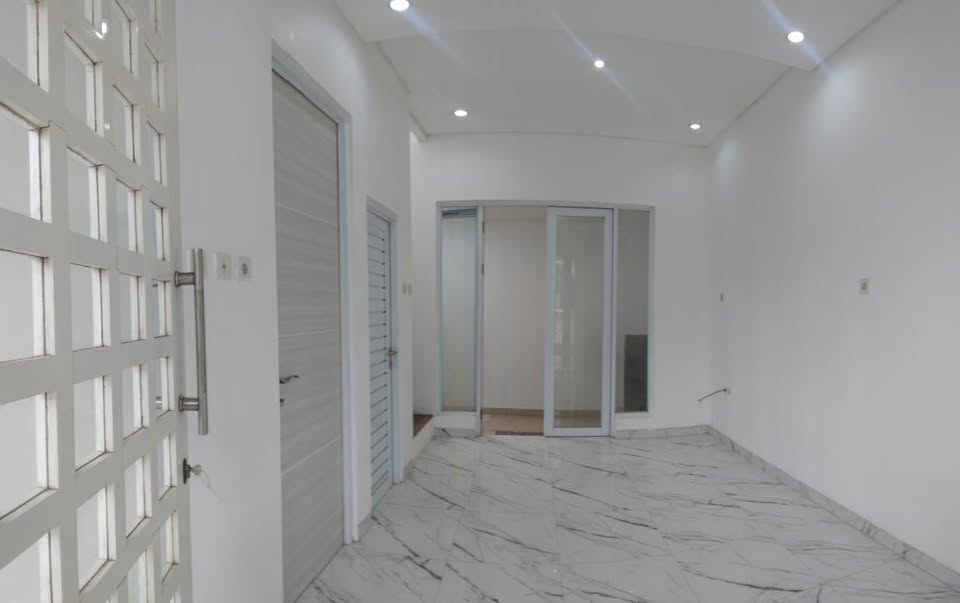 Foto 3 Dijual Rumah di KOTA TANGERANG SELATAN - RUMAH 2 LANTAI SIAP HUNI DALAM CLUSTER DI CIPUTAT TANGGERANG SELATAN.
