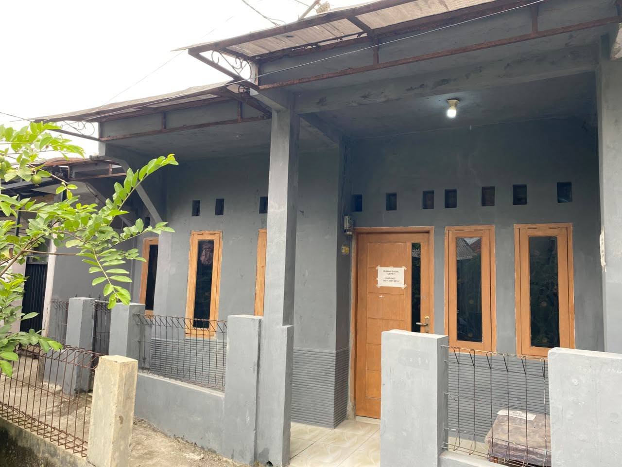 Di jual cepat  lokasi  strategis dekat sekolah, pasar, terminal, kecamatan, kelurahan, RS