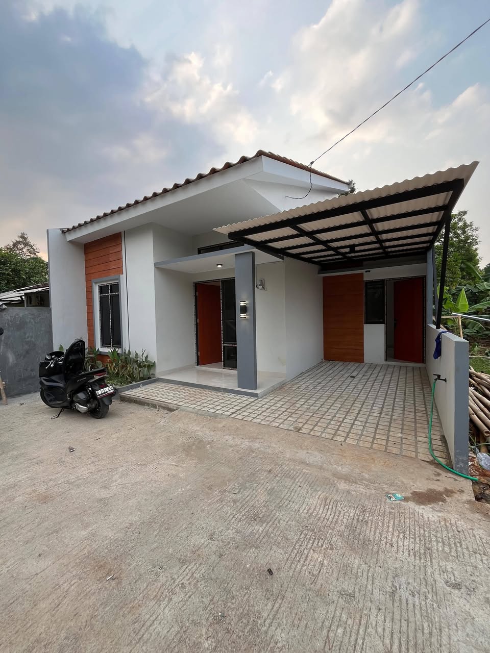 Rumah siap huni  Bergaya Open space
