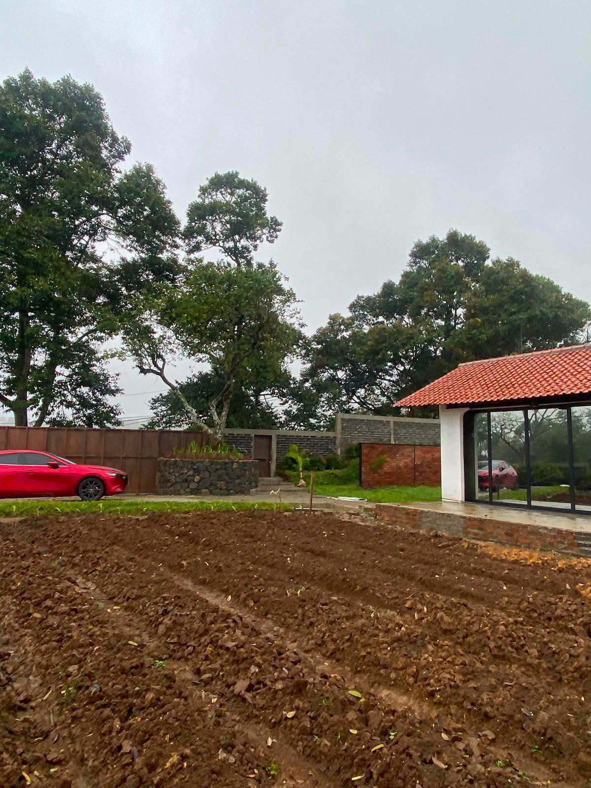 DIJUAL VILA CABIN CANTIK & MUNGIL – VIEW PEGUNUNGAN DAN CITY LIGHT BOGOR