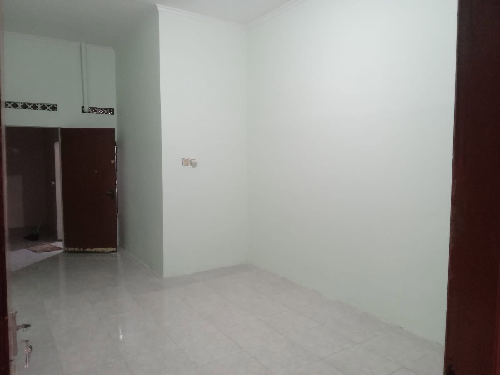 Foto 3 Dijual Rumah di KOTA SURABAYA - Dijual Rumah 2 lantai ukuran 8x12